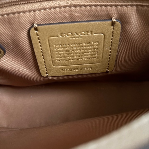 Coach Cassie Crossbody Bag Chalk Pebbled Leather Brass hardware - Picture 6 of 11